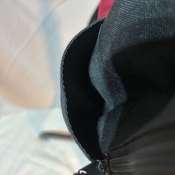 2018 Harry Potter Hogwarts Alumni Backpack School Book Bag - UNISEX - Picture 9 of 10